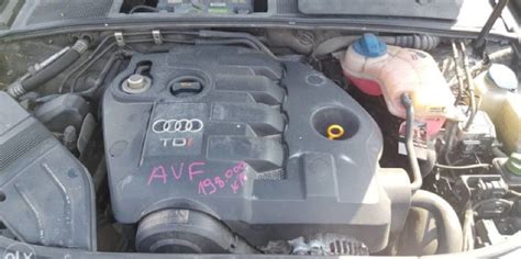 Audi A4 B6 variklio skyrius su matomu paskirstymo diržu