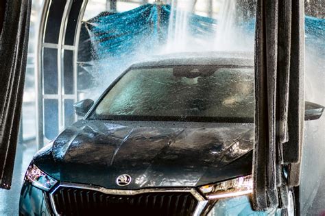 automobilio plovimas su vandeniu