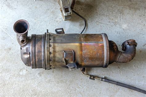 BMW E60 DPF filtro vieta po automobiliu