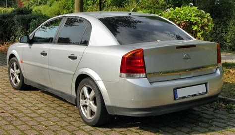 Opel Vectra C automobilio variklio skyrius