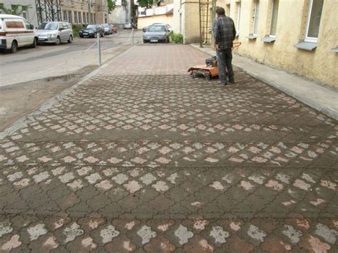 Biologinio valiklio naudojimas ant trinkelių