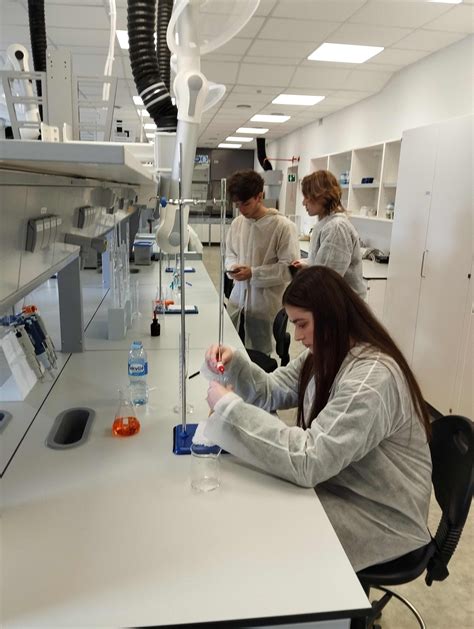 Vandens analizė laboratorijoje