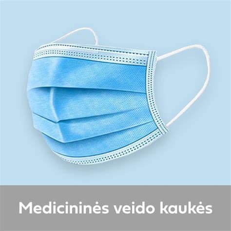 Žmonės dėvi medicinines kaukes lauke