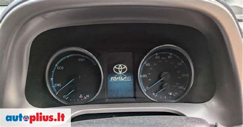 Toyota prietaisų skydelis su įvairiais indikatoriais