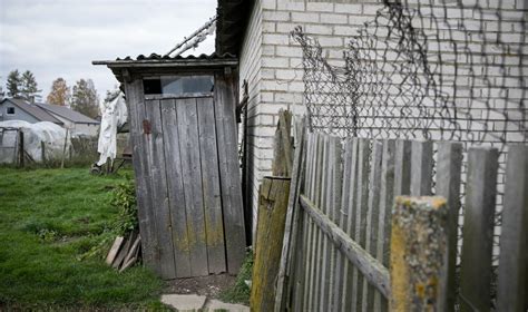 Gyventojų procentas, neturinčių tualeto su nutekančiu vandeniu, pagal gyvenamąją vietovę