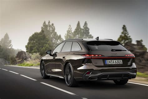 Audi A6 Avant variklio skyrius su pažymėtu oro filtro korpusu