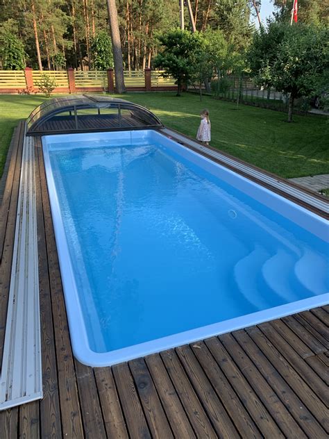 Įvairių tipų baseinai: lauko, vidaus, stiklo audinio, betoninis