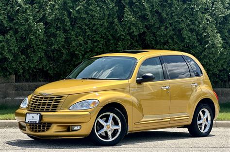 Chrysler PT Cruiser interjeras su akcentu ant oro išleidimo angų
