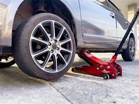 Automobilio pakėlimas