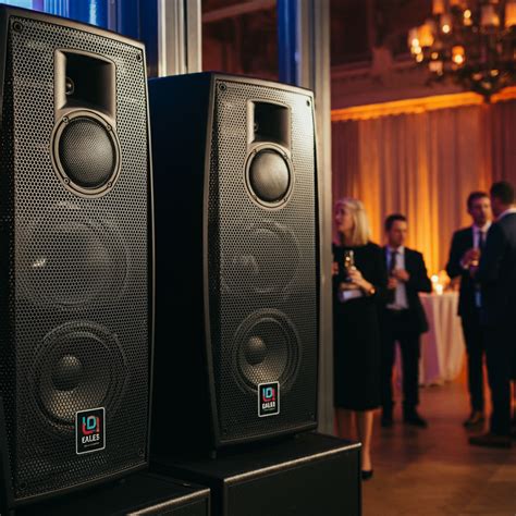 Įvairių audio aparatūros komponentų nuotrauka