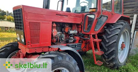 MTZ 82 traktorius laukuose
