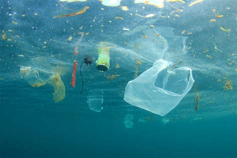 Plastiko tarša vandenyje